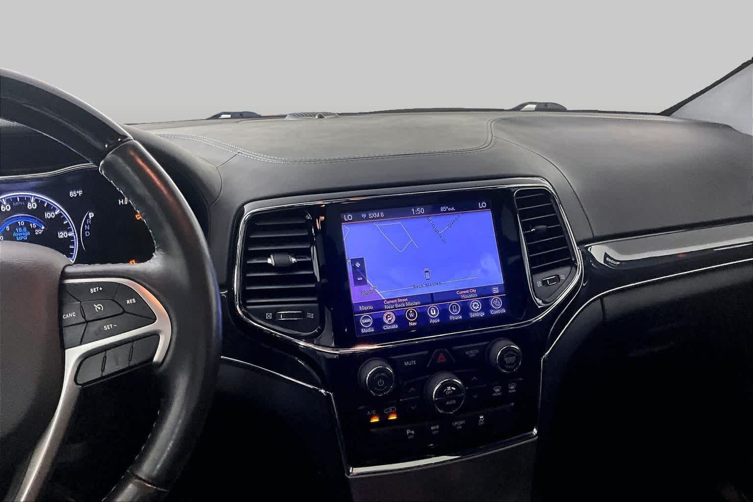 Used 2020 Granite Crystal Metallic Clearcoat Jeep Overland image 7