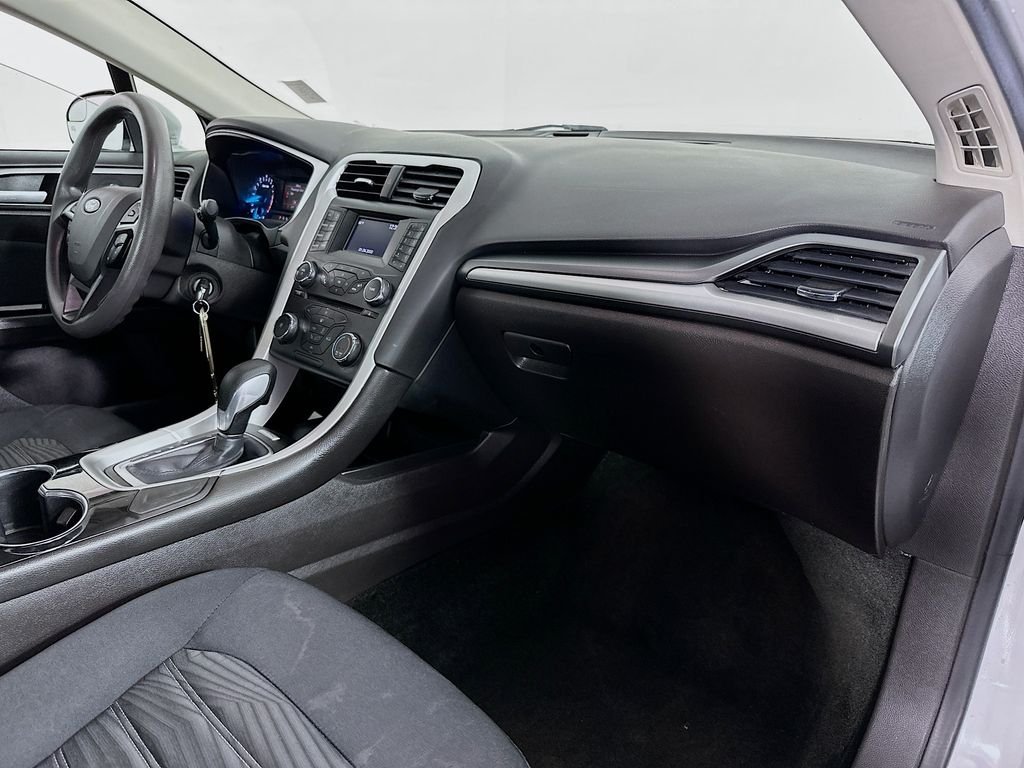Used 2016 Oxford White Ford SE image 28