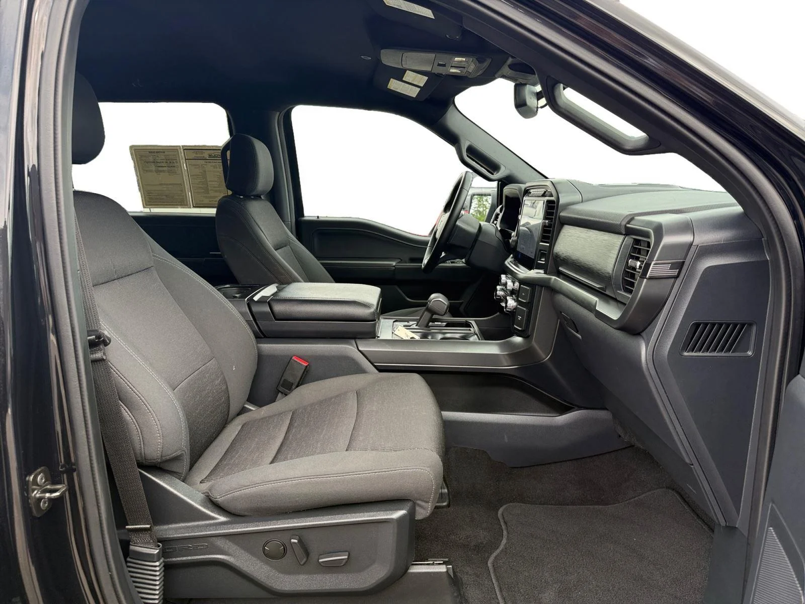 Used 2024 Agate Black Ford XLT image 25