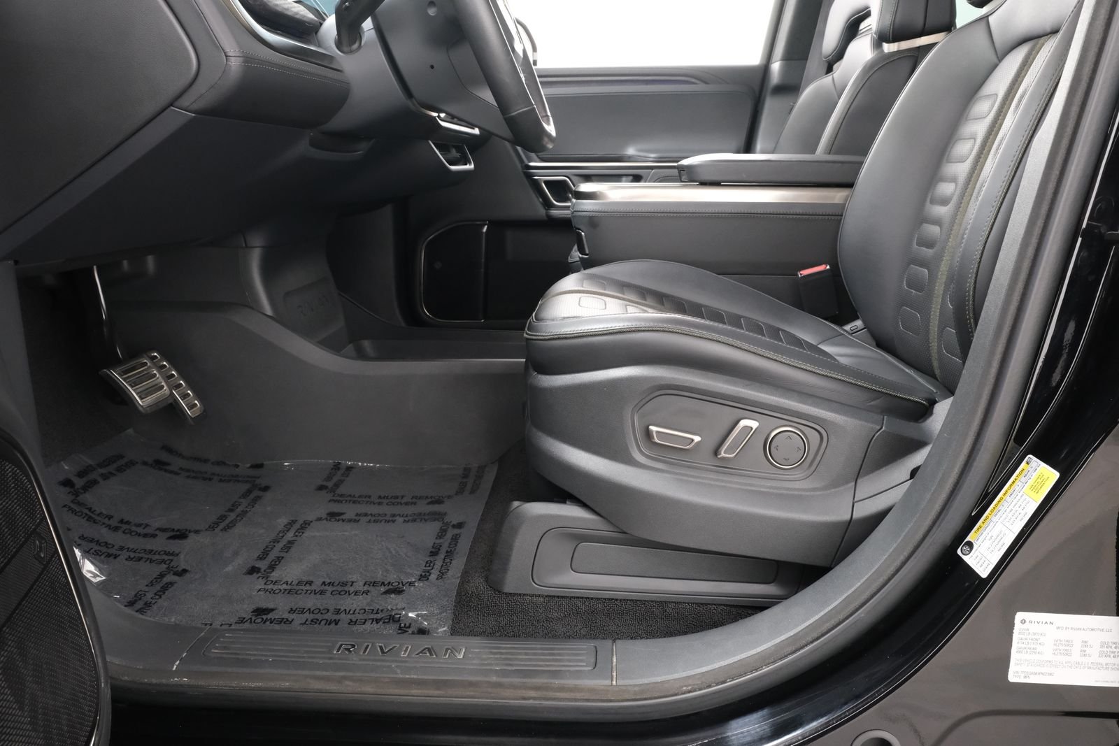 Used 2023 Midnight Rivian Adventure image 32