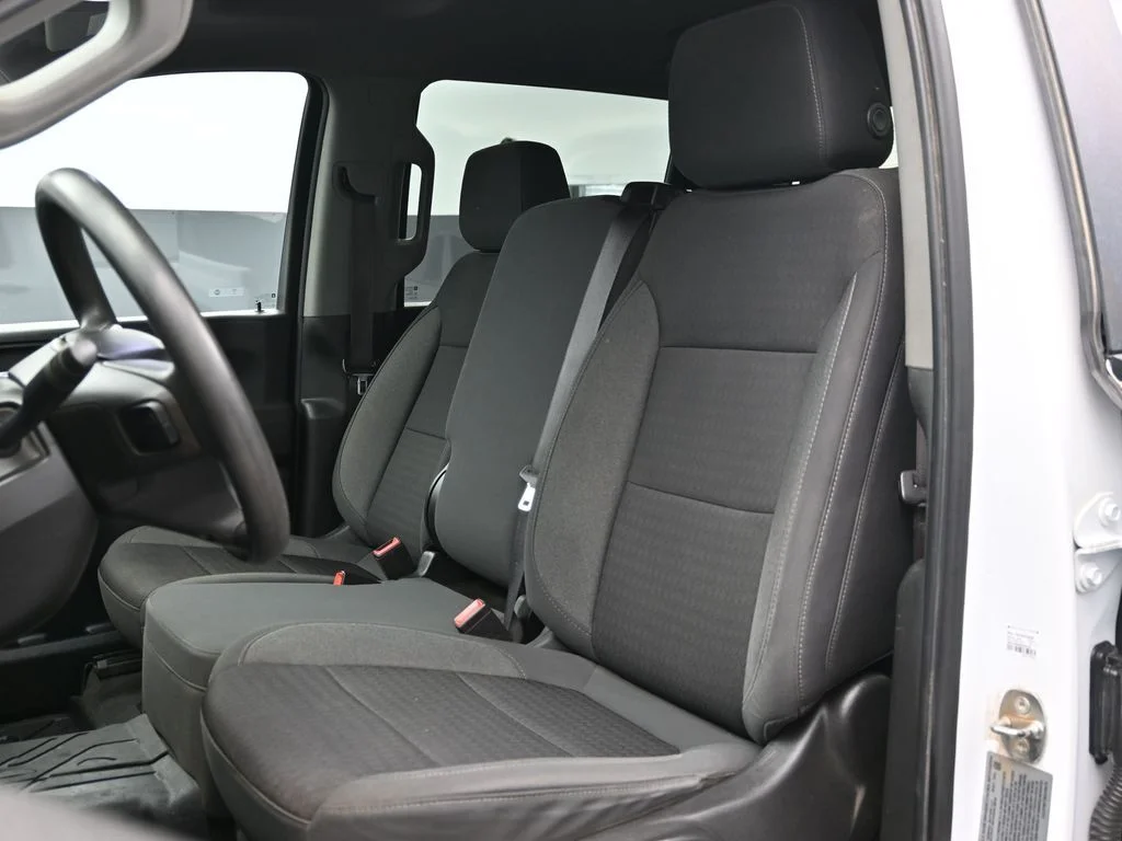Used 2022 White Chevrolet Custom image 9