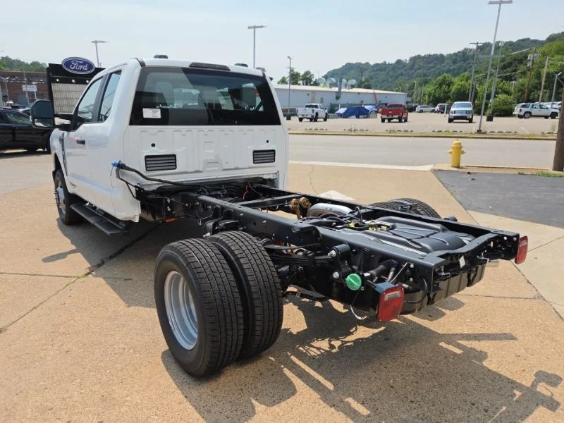 New 2026 White Ford XL image 5