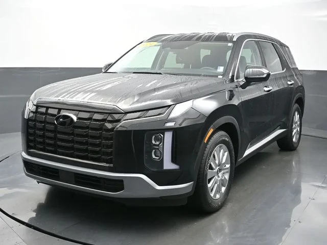 Used 2024 Black Hyundai SEL image 3