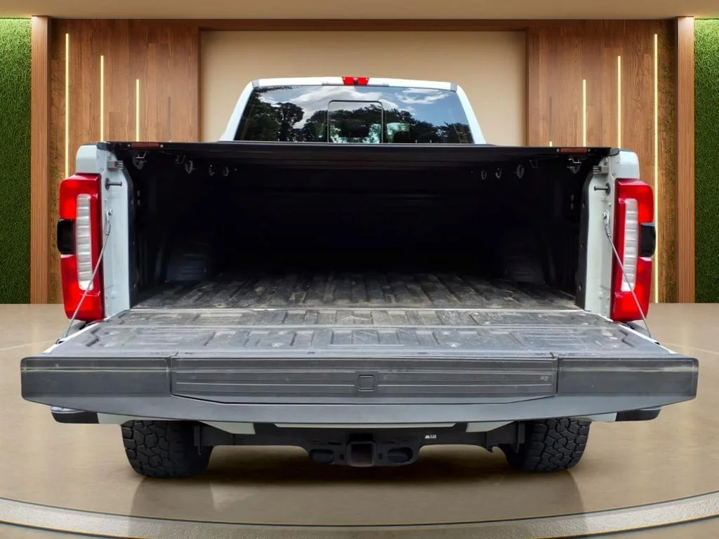 Used 2025 White Ford Lariat image 32