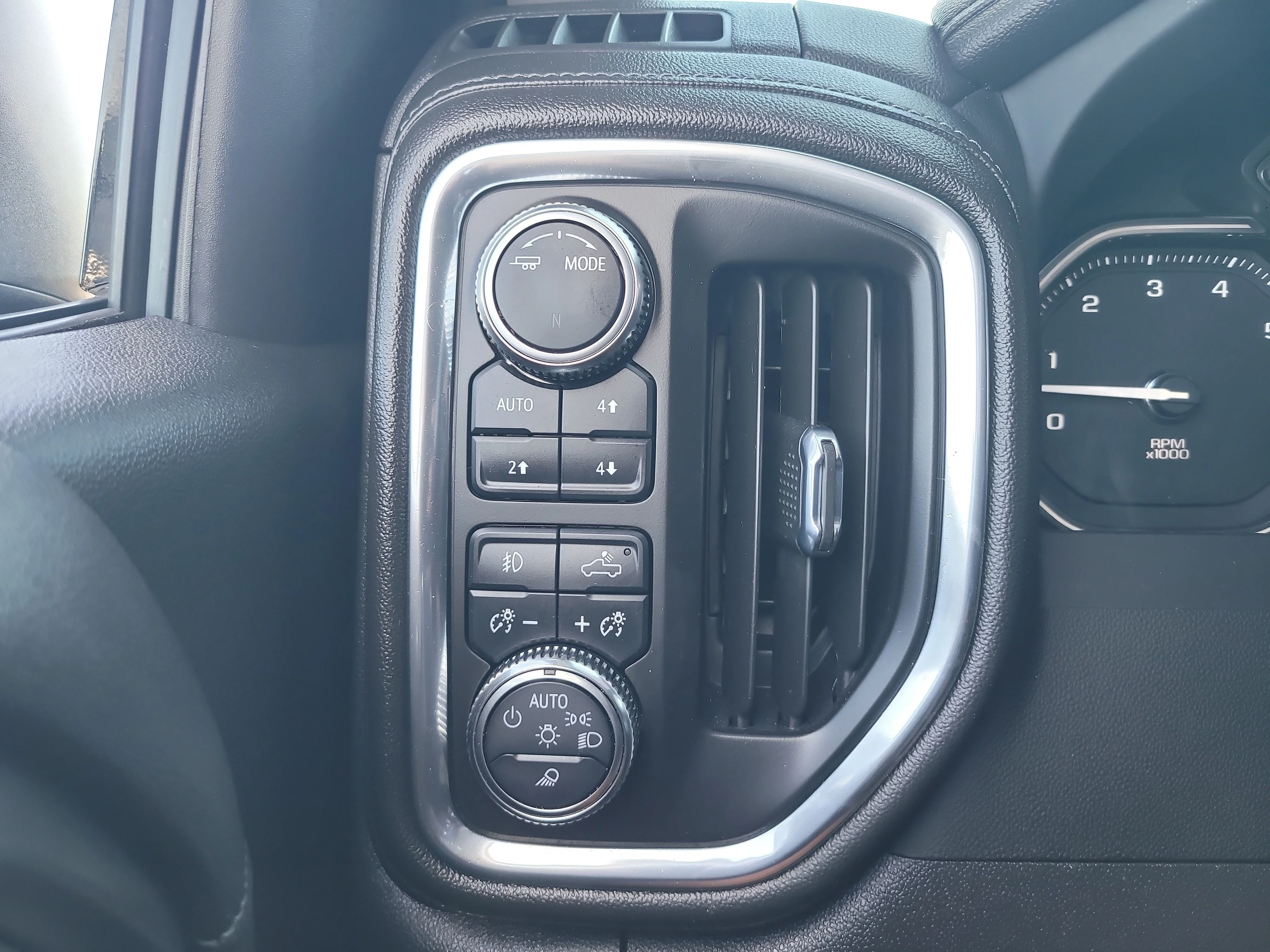 Used 2022 Onyx Black GMC Denali image 33