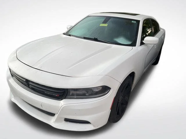 Used 2020 White Dodge SXT image 4