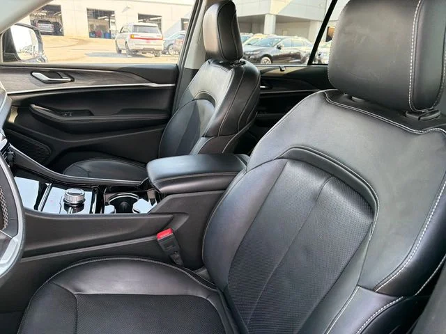 Used 2023 Black Jeep Limited image 19