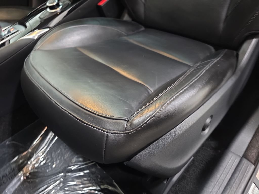 Used 2017 Liquid Copper INFINITI Premium image 28