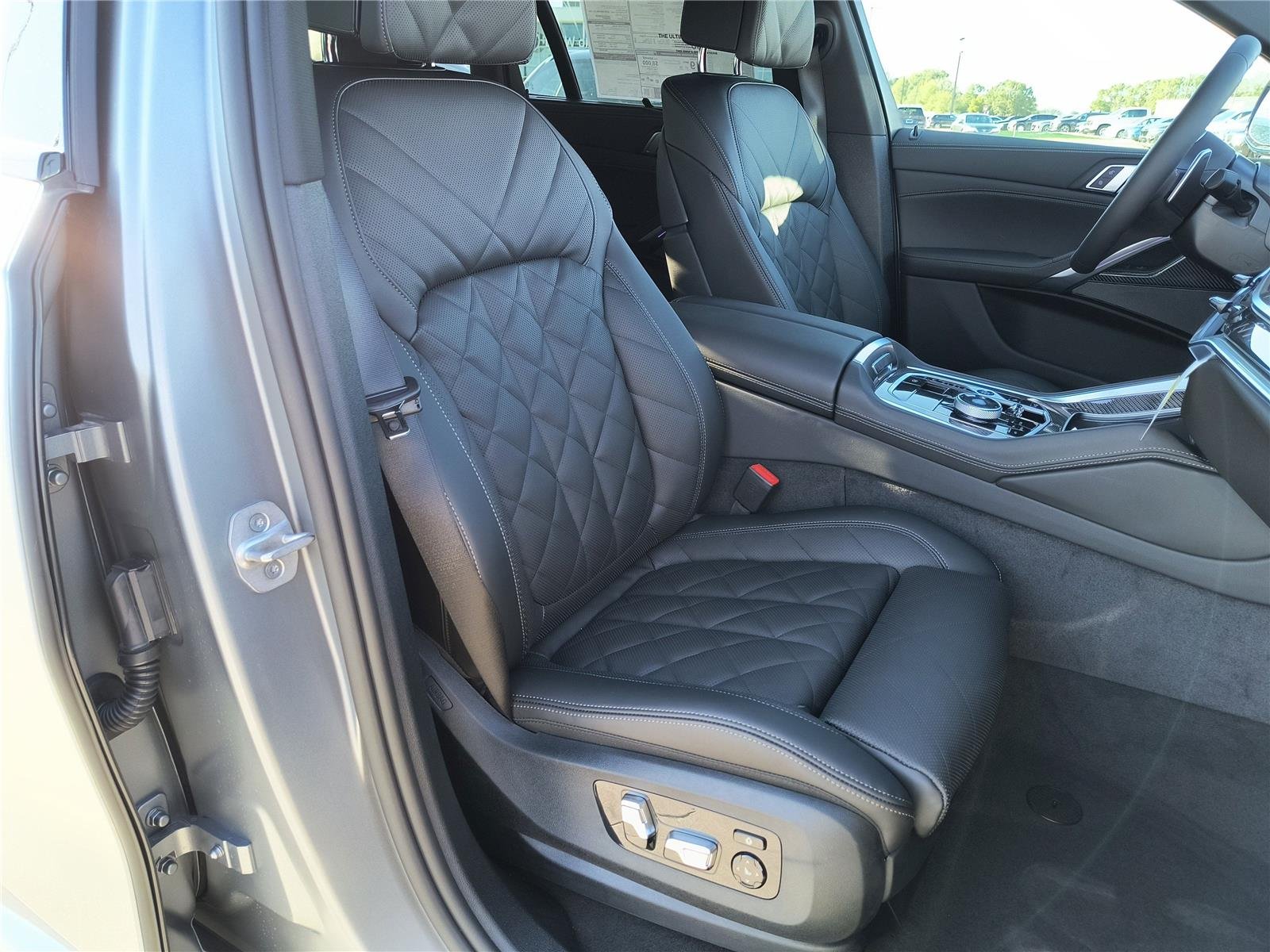 New 2026 Frozen Pure Grey Metallic BMW M60i image 13