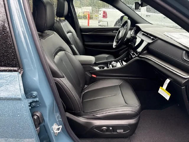 New 2026 Steel Blue Exterior Paint Jeep Limited image 9