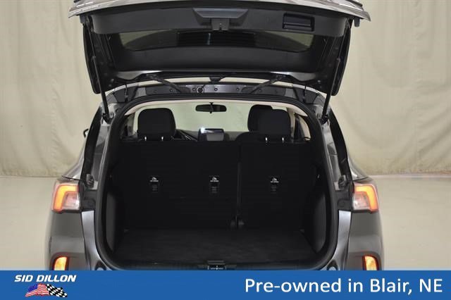 Used 2020 Magnetic Metallic Ford SE image 9