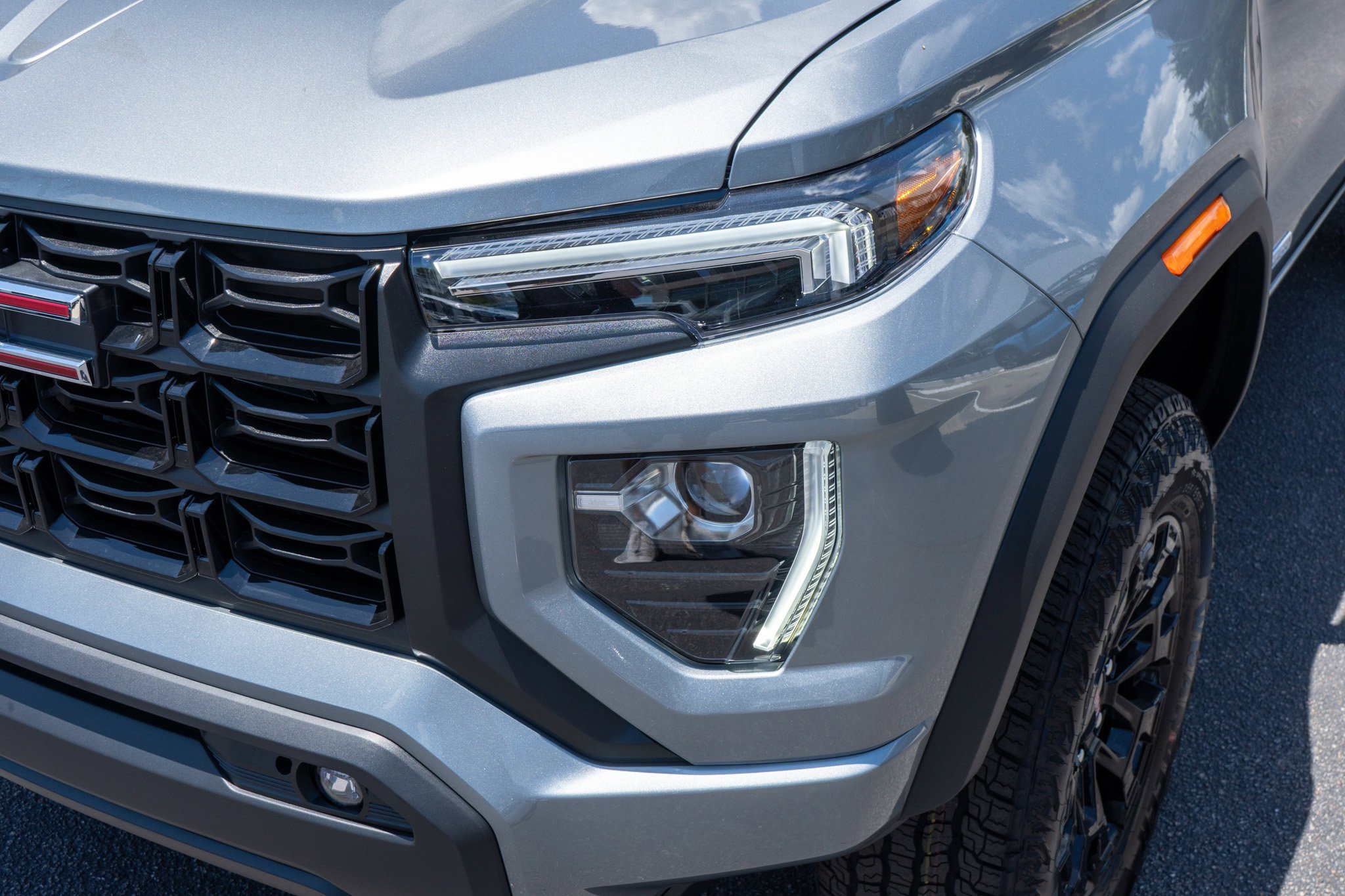 New 2026 Sterling Metallic GMC Elevation image 9