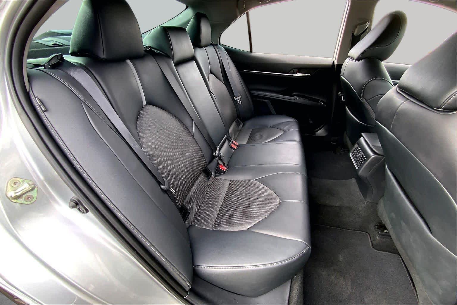 Used 2019 Celestial Silver/Midnight Black Metallic Toyota XSE image 19