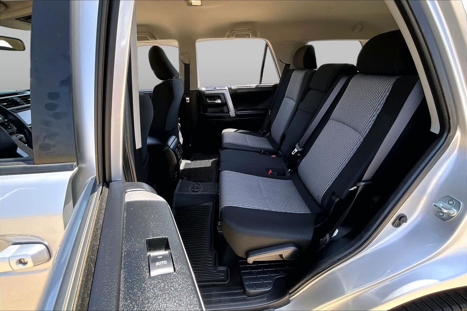 Used 2019 Classic Silver Metallic Toyota SR5 image 20