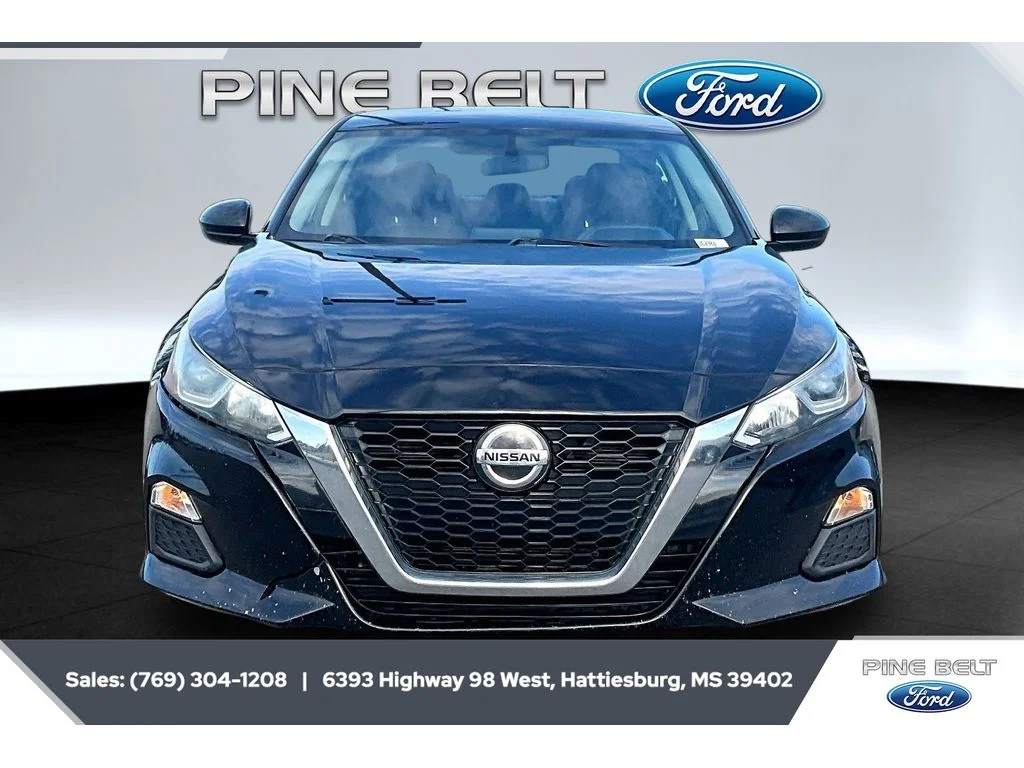 Used 2019 Super Black Nissan 2.5 S image 3