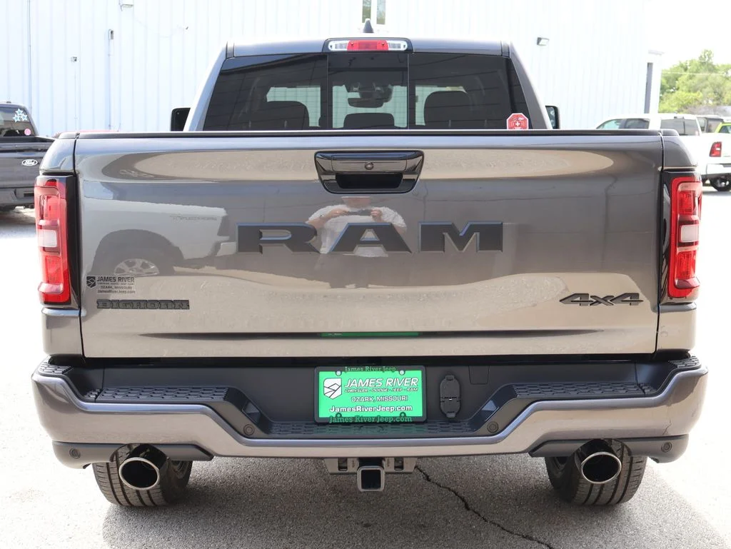 New 2026 Granite Crystal Metallic Clear-Coat Exterior Paint RAM Big Horn/Lone Star image 4