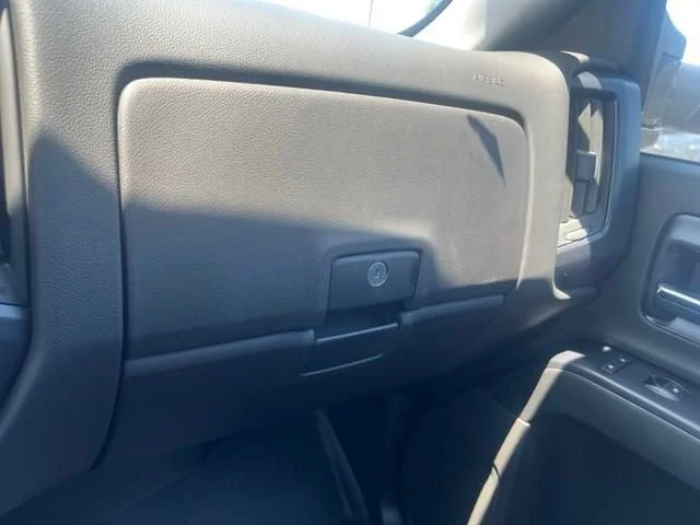 New 2024 Summit White Chevrolet Work Truck image 18
