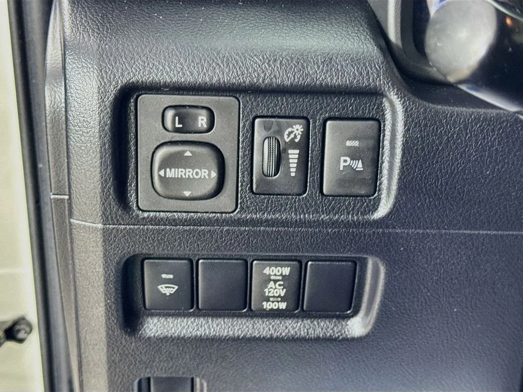 Used 2019 Blizzard Pearl Toyota Limited image 11