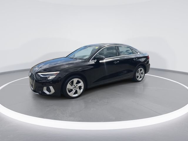 Used 2024  Audi 40 Premium image 4