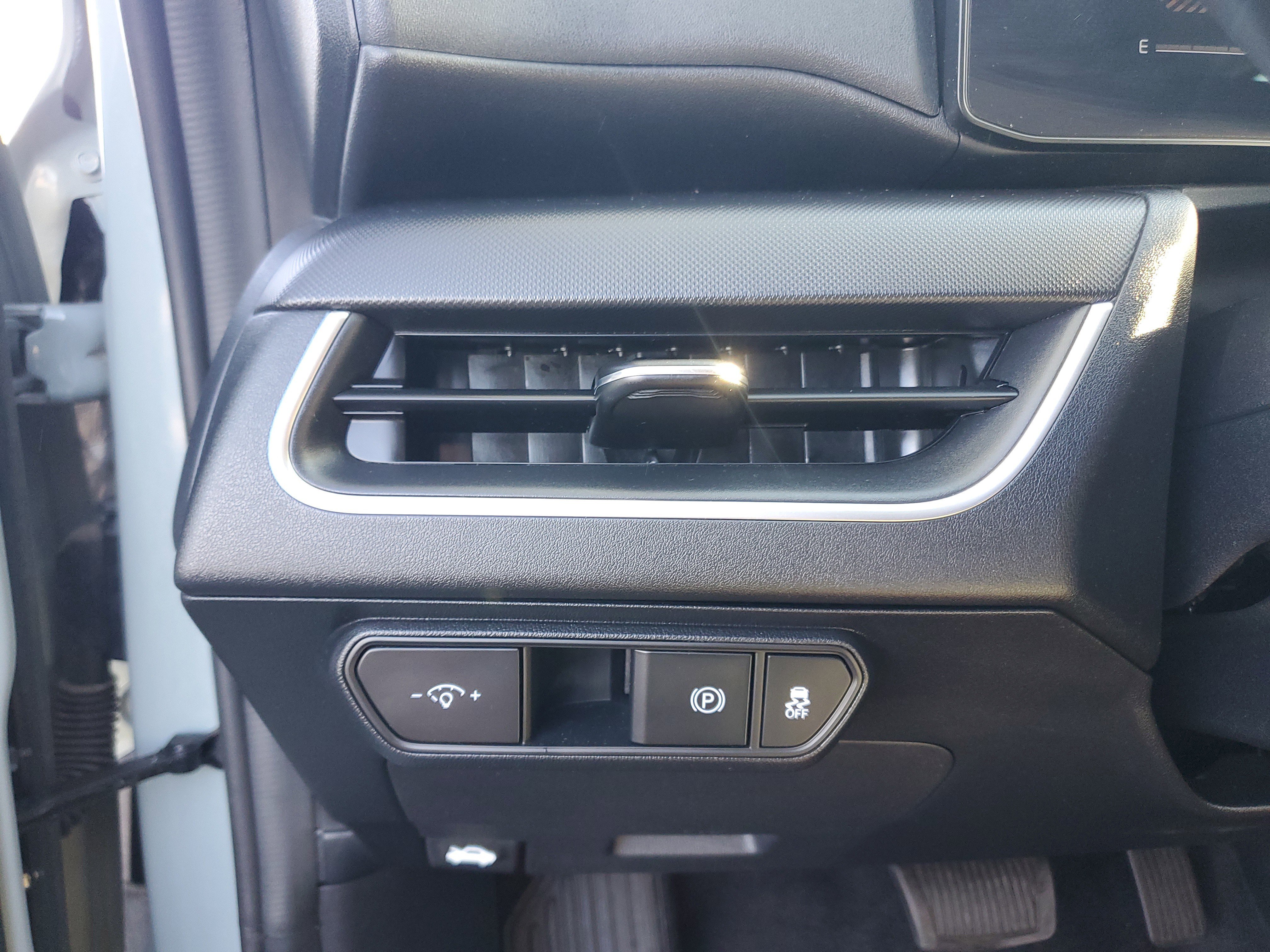 Used 2025 Blue Kia LXS image 23