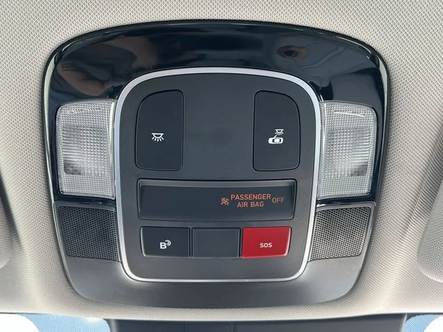 Used 2025 Blue Hyundai SEL image 30