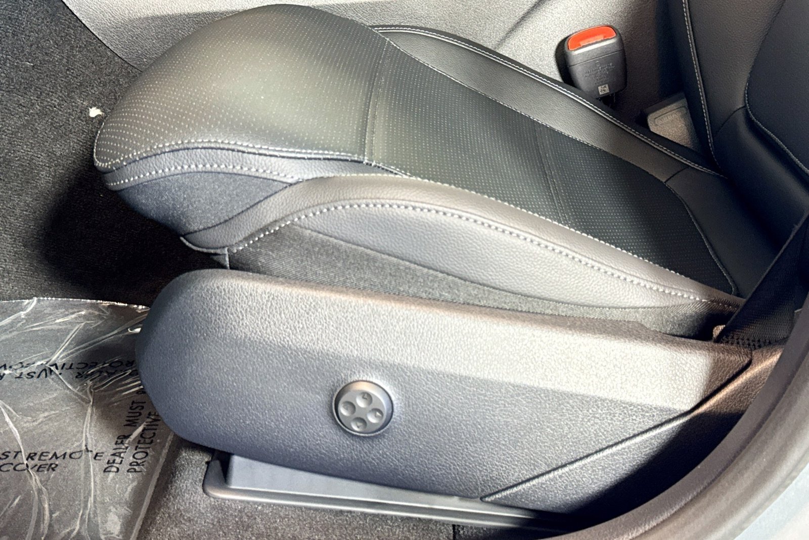New 2026 Cirrus Silver Metallic Mercedes-Benz GLC 300 image 17