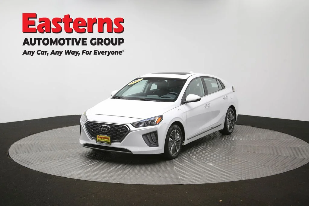 Used 2021 White Hyundai Limited image 60