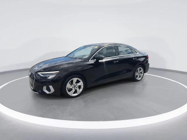 Used 2024  Audi 40 Premium image 4