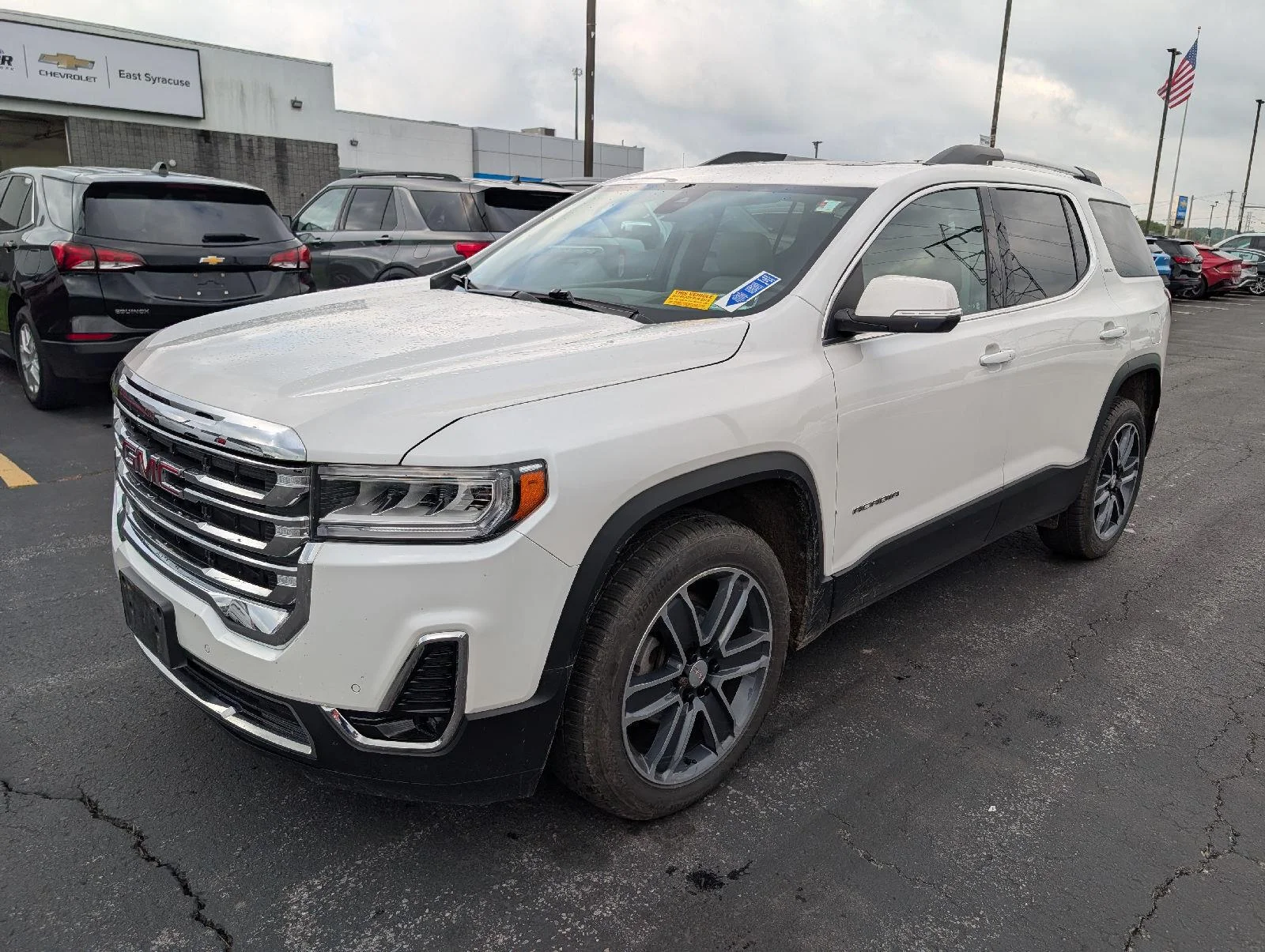 Used 2020 White Frost Tricoat GMC SLT image 4