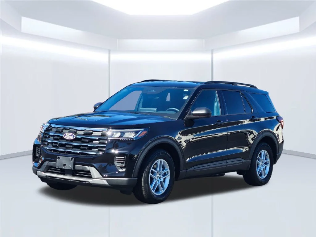 New 2027 Agate Black Metallic Ford Active image 2