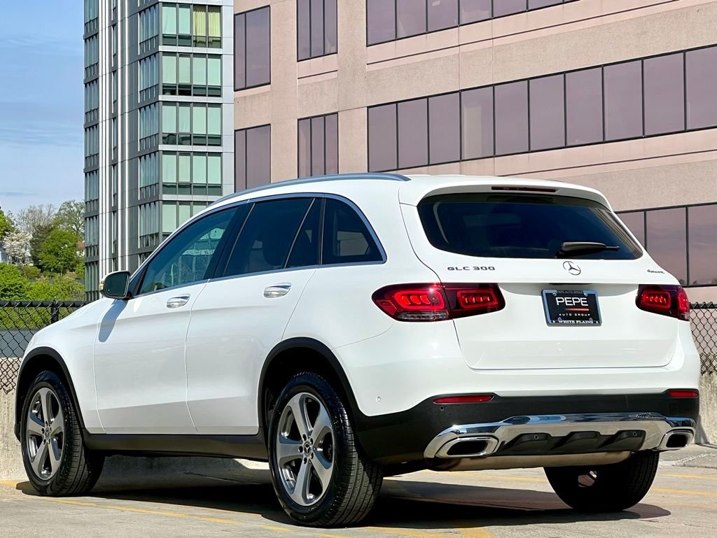 Certified Used 2022  Mercedes-Benz GLC 300 image 5