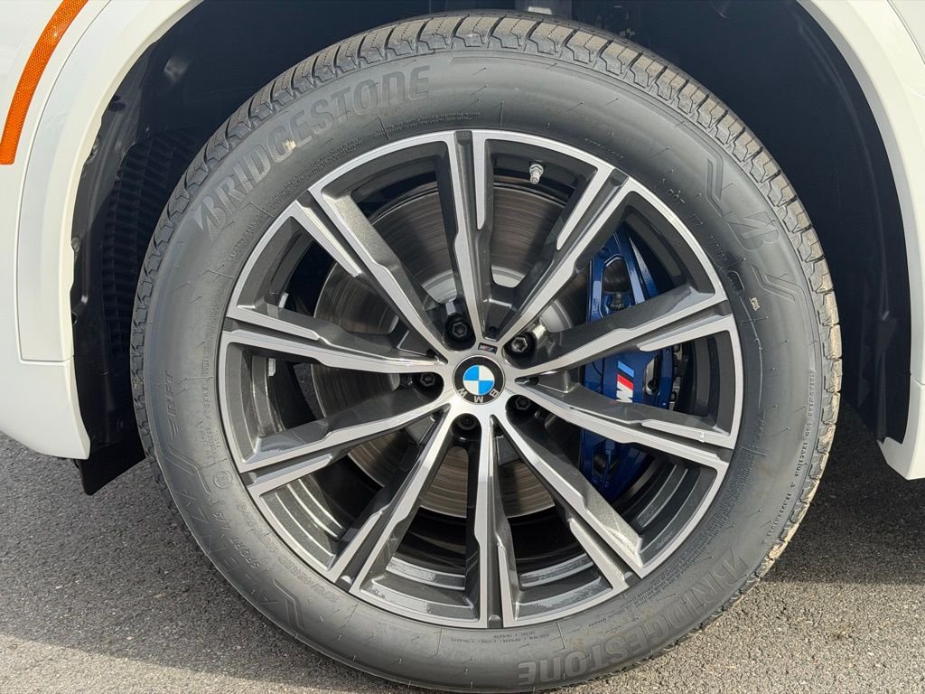 New 2026 Alpine White BMW M60i image 12