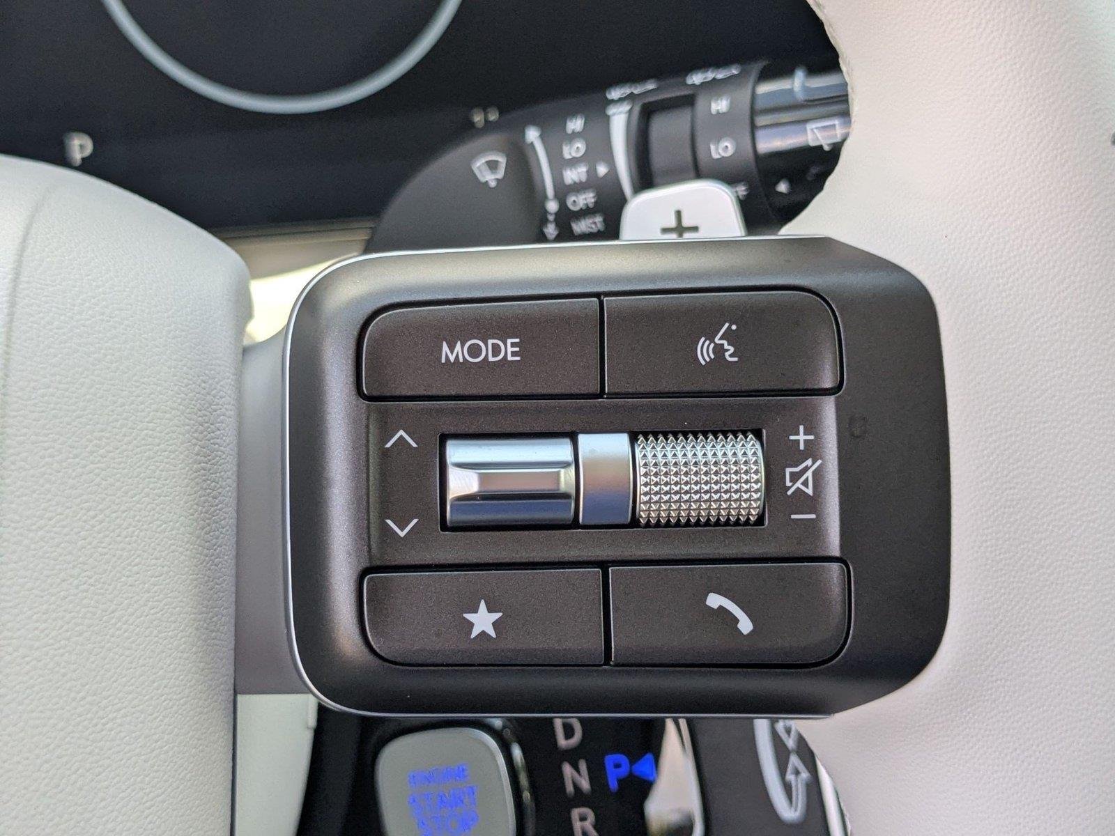 New 2027 Shimmering Silver Hyundai SEL Premium 7P image 14