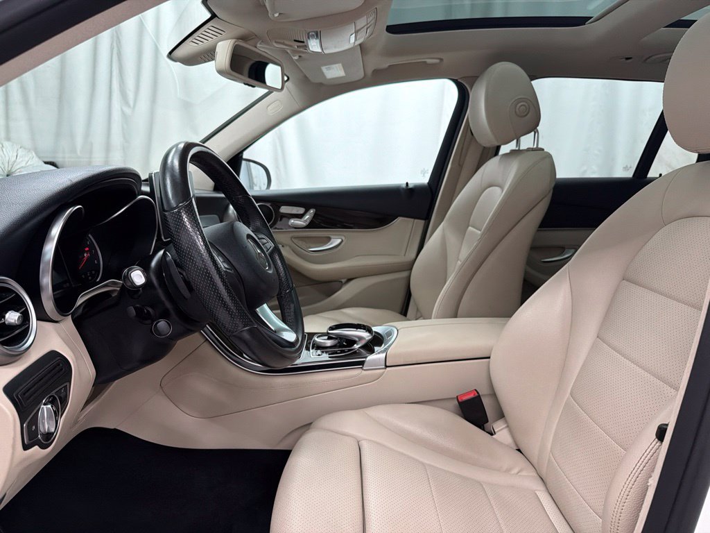 Used 2016 White Mercedes-Benz GLC 300 image 12