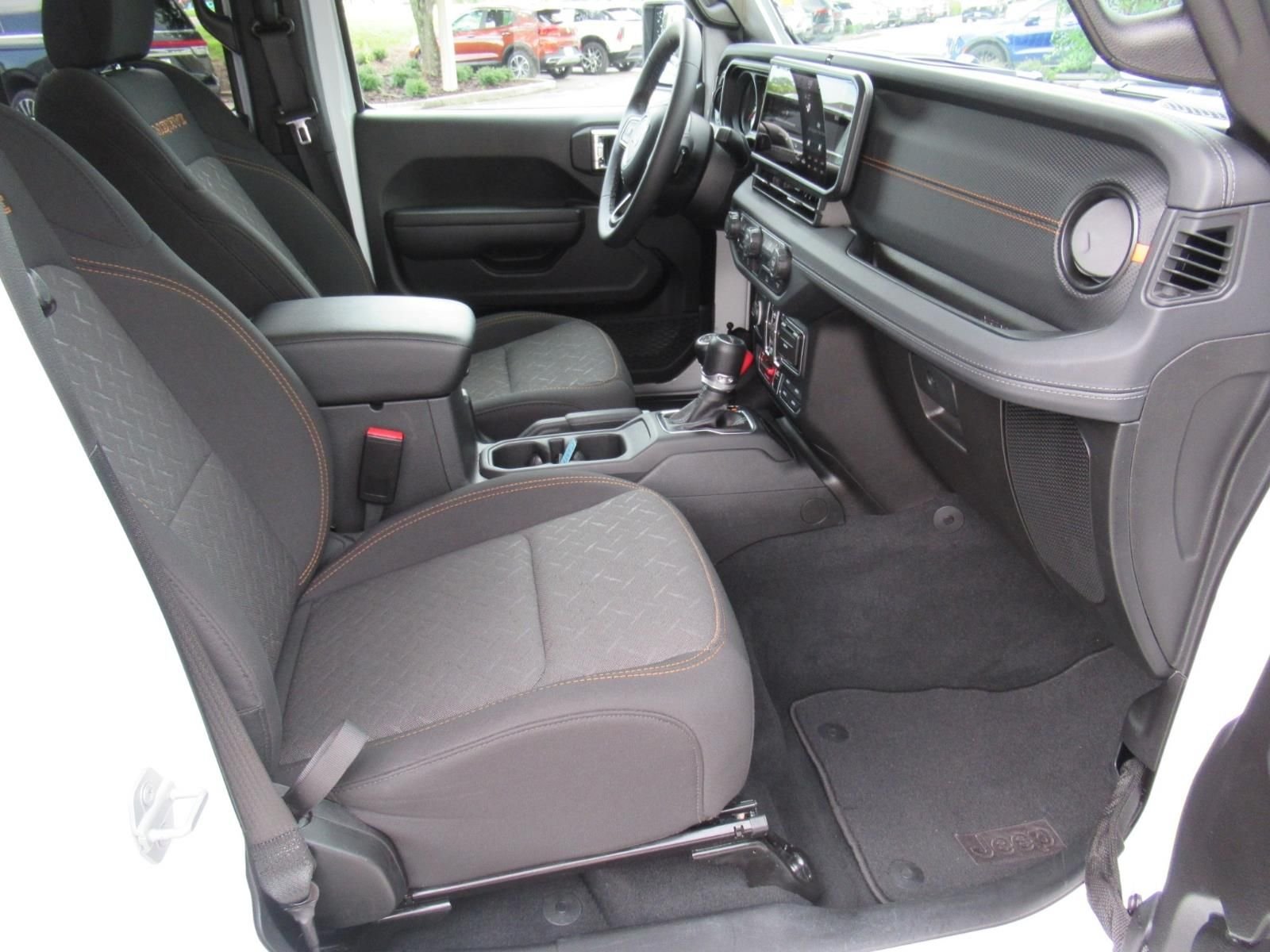 Used 2026 White Jeep Mojave image 12