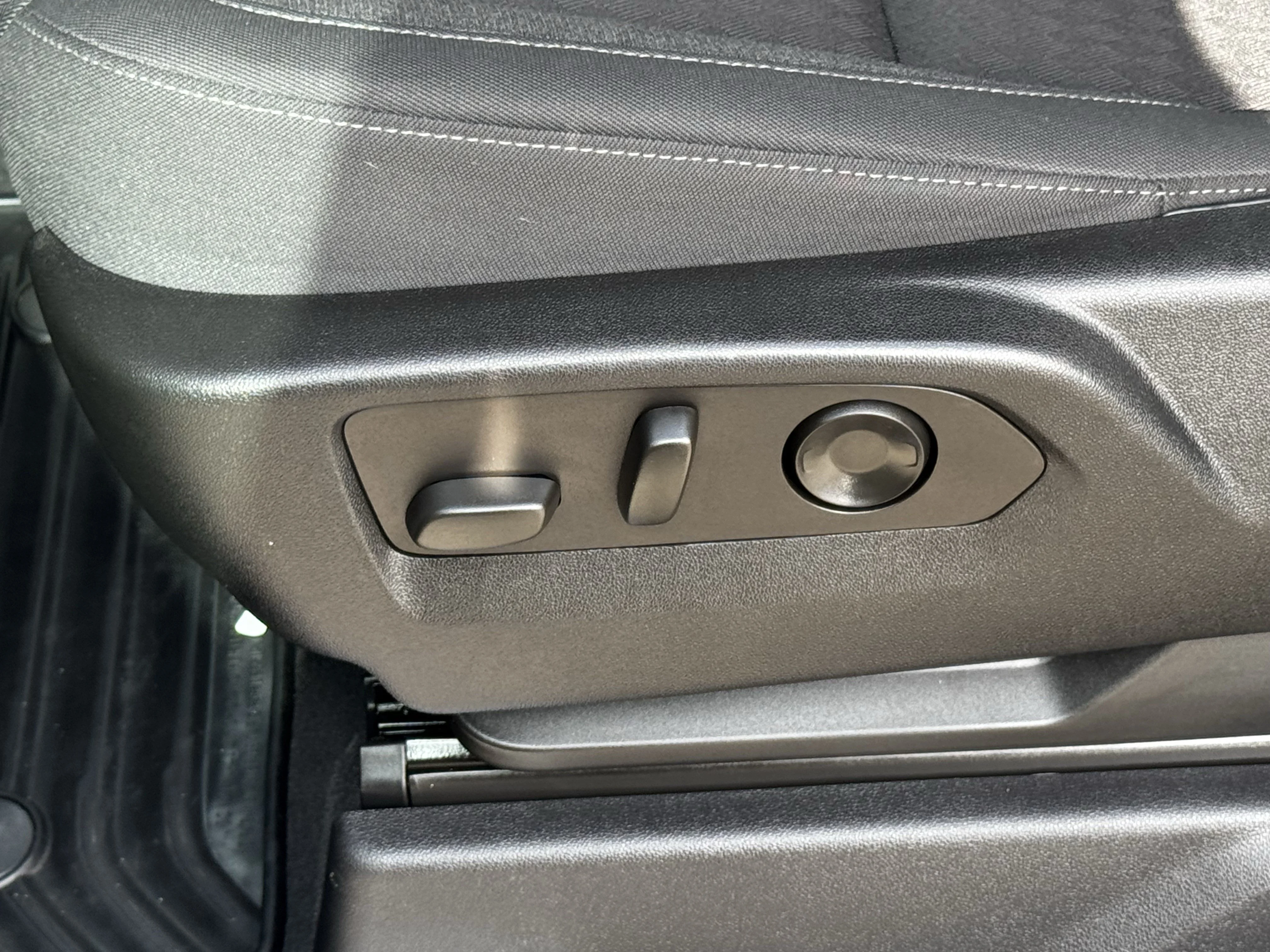 Used 2023 Sterling Gray Metallic Chevrolet RST image 27