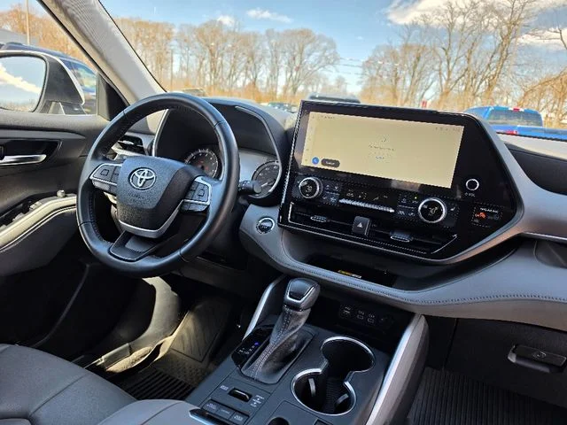 Used 2023 Beige Toyota XLE image 13