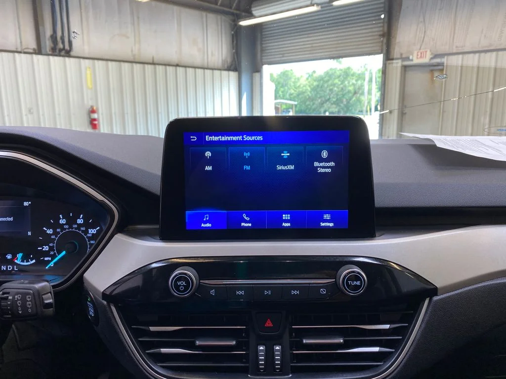Used 2022 White Ford SEL image 39