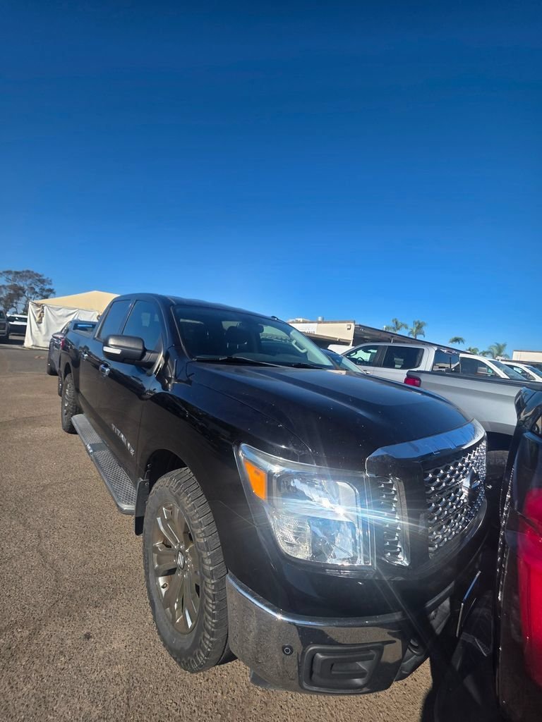 2018 Nissan Titan SV