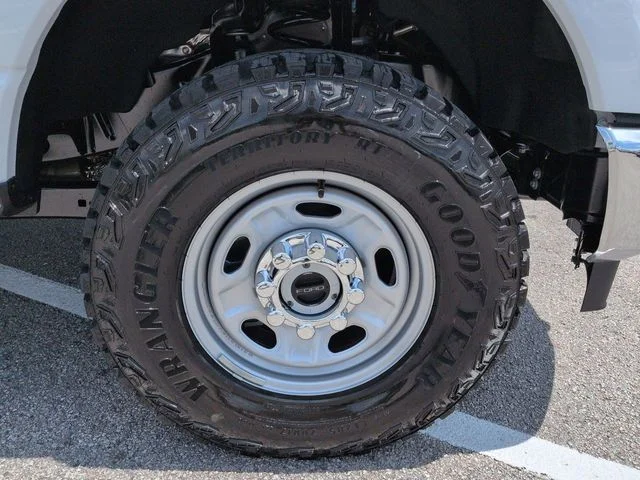 New 2026 Oxford White Ford F-250® XL image 11