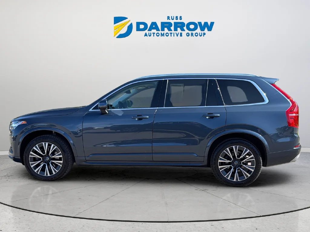 Used 2021 Blue Volvo T6 Momentum image 2