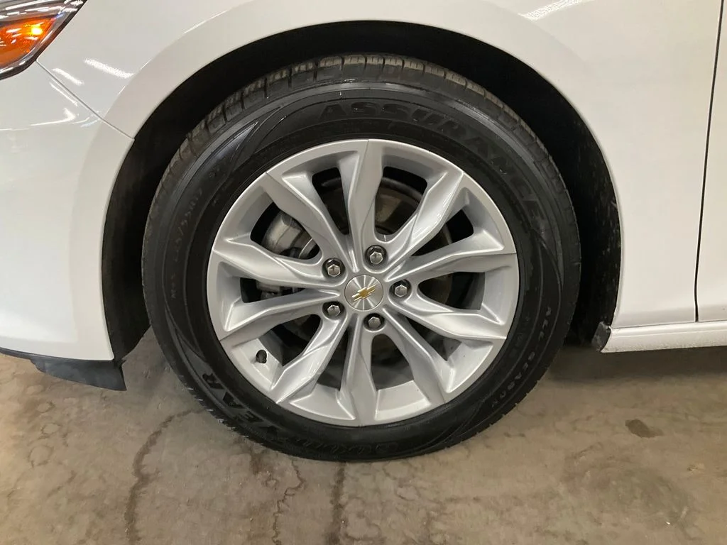 Used 2025 White Chevrolet LT image 11
