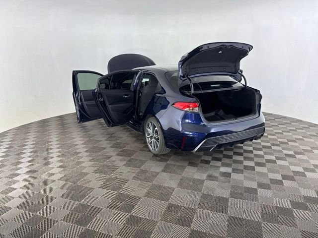 Used 2020  Toyota SE image 20
