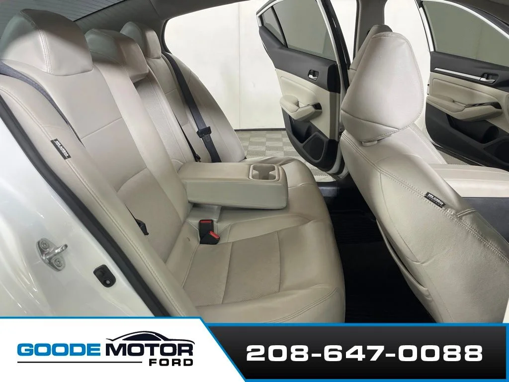 Used 2024 White Nissan 2.5 SL image 22