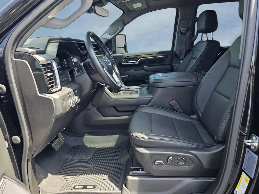 Used 2024 Onyx Black GMC Denali DRW image 18