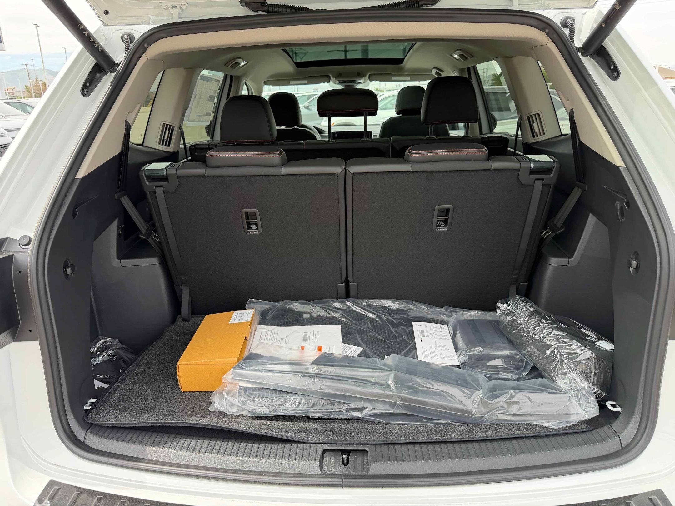 New 2026 Pearl Volkswagen 2.0T Peak Edition image 32
