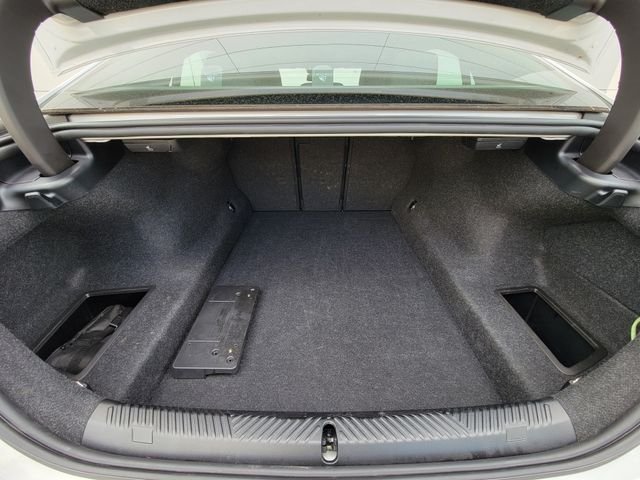 Used 2025 White Metallic BMW 530i image 12