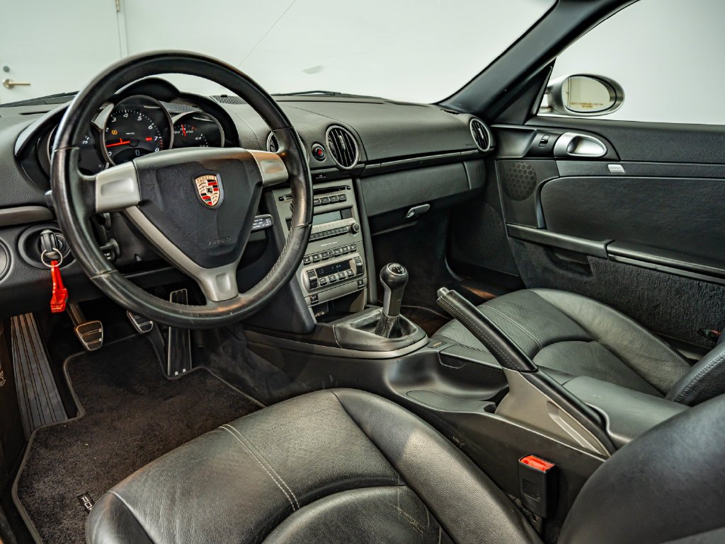 Used 2007 Arctic Silver Metallic Porsche  image 4