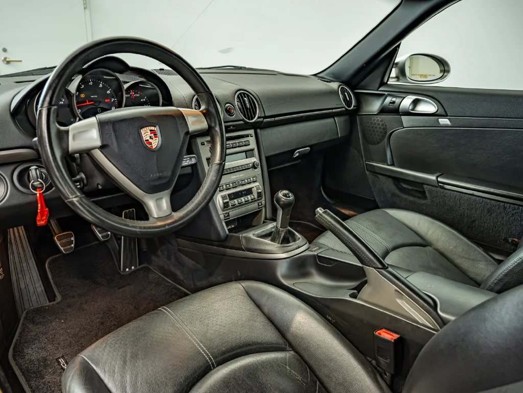 Used 2007 Arctic Silver Metallic Porsche  image 4