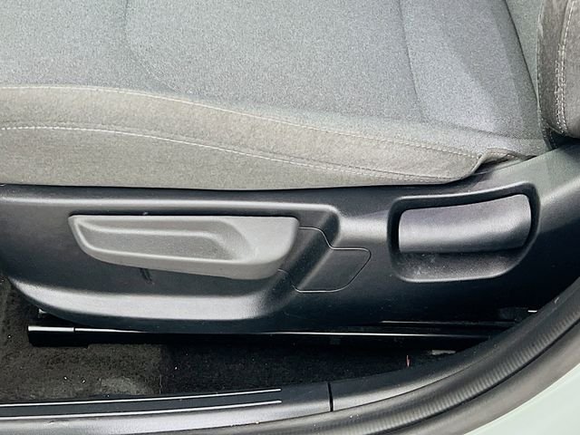 2025 Kia K4 LXS - Photo 11